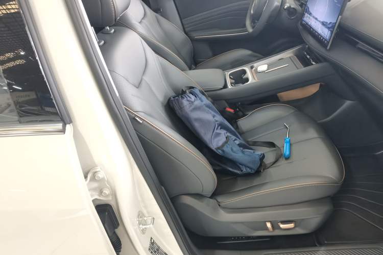 Used Baojun Yunhai 2026 Model 500km Pure Electric Standard Edition Right Front Seat