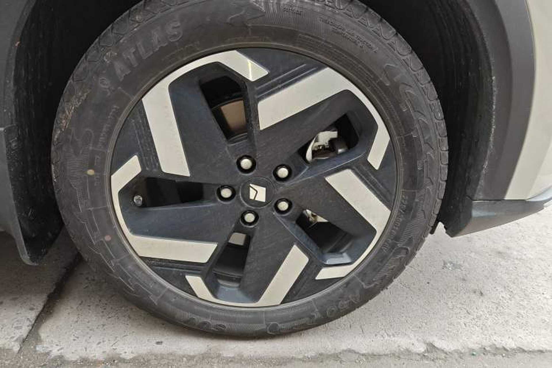 Used Baojun Yunhai 2026 Model 500km Pure Electric Standard Edition Right Front Wheel Hub