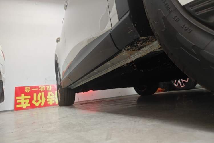 Used Baojun Yunhai 2026 Model 500km Pure Electric Standard Edition Right Side Sill