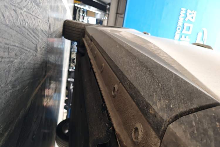 Used Baojun Yunhai 2026 Model 600km Pure Electric Edition Right Side Sill