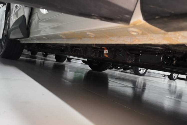 Used Baojun Yunhai 2026 Model 140km Plug-in Hybrid Standard Edition Right Side Sill