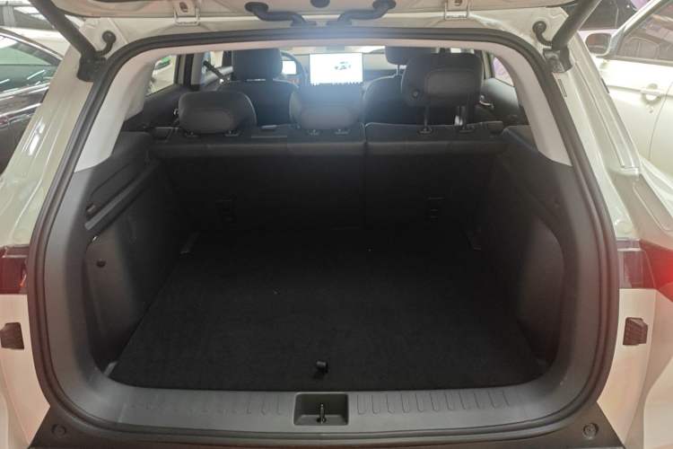 Used Baojun Yunhai 2026 Model 500km Pure Electric Standard Edition Trunk