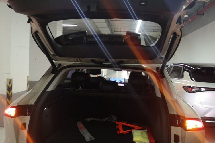 Used Baojun Yunhai 2026 Model 140km Plug-in Hybrid Standard Edition Trunk