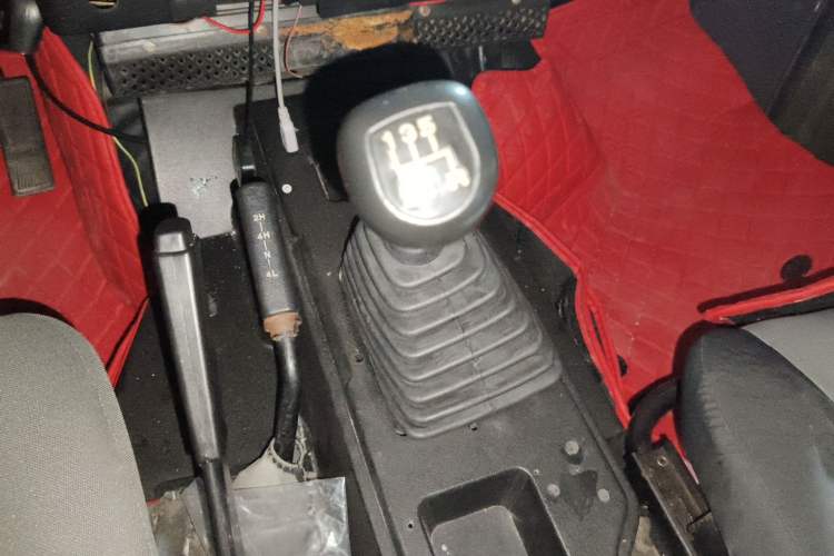 Used BAW 212 Classic 2014 2.0L four-wheel drive standard version Gear Lever