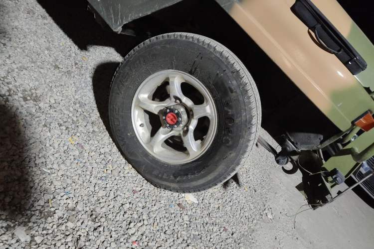 Used BAW 212 Classic 2014 2.0L four-wheel drive standard version Right Front Wheel Hub