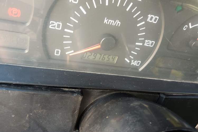 Used BAW 212 Classic 2015 2.0L four-wheel drive standard version Odometer Close Up