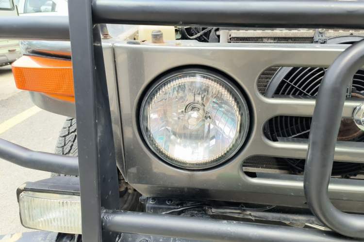 Used BAW 212 Classic 2016 2.0L Square Door Four-Wheel Drive Luxury Version China V Right Front Headlight