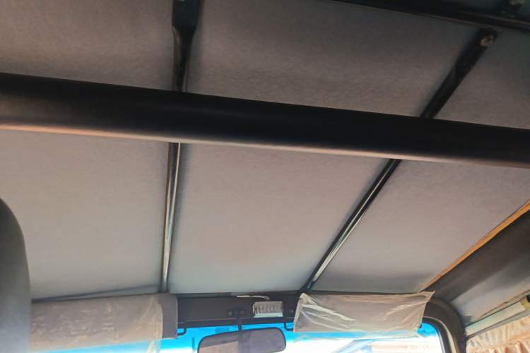 Used BAW 212 Classic 2016 2.0L Triangular Door Four-Wheel Drive Luxury Version China V Headliner