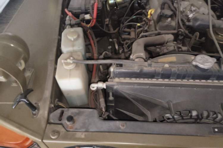 Used BAW 212 Classic 2018 2.0L triangular door Engine Bay Right