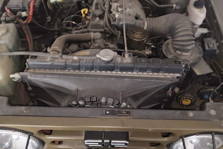 Used BAW 212 Classic 2018 2.0L triangular door Engine Bay