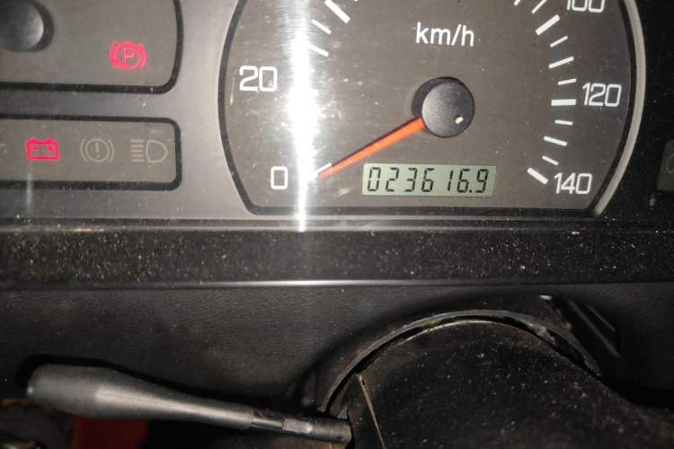 Used BAW 212 Classic 2018 2.0L standard door Odometer Close Up