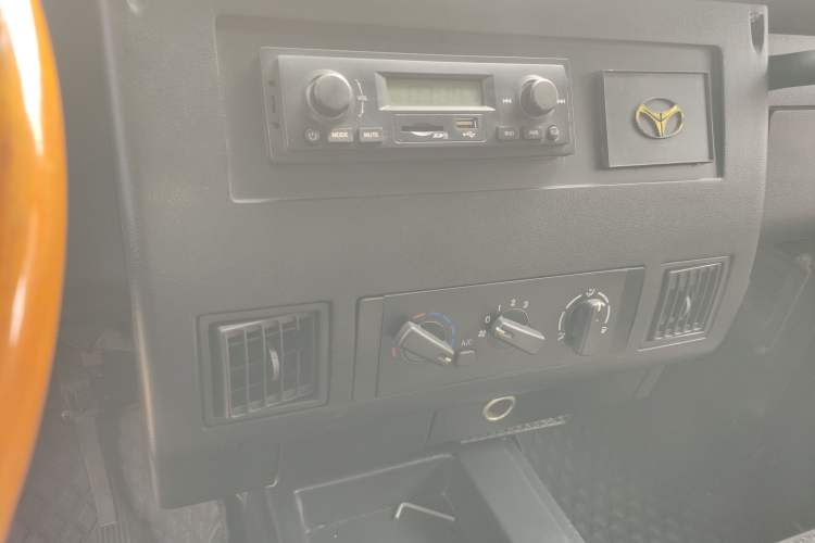 Used BAW 212 Classic 2019 1.5T triangular door China VI Audio And AC Panel