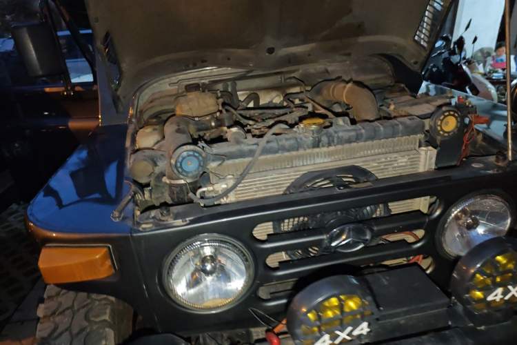 Used BAW 212 Classic  Engine Bay Right