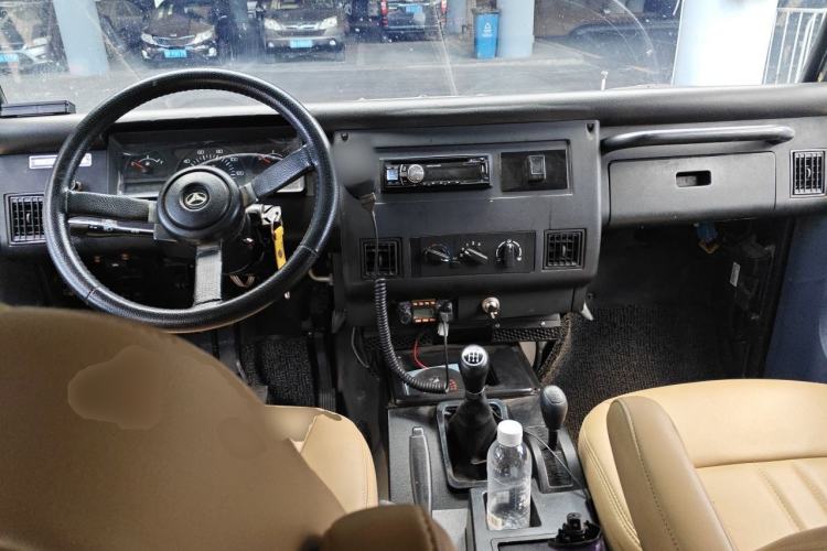 Used BAW 212 Classic 2019 1.5T Van China VI Center Console