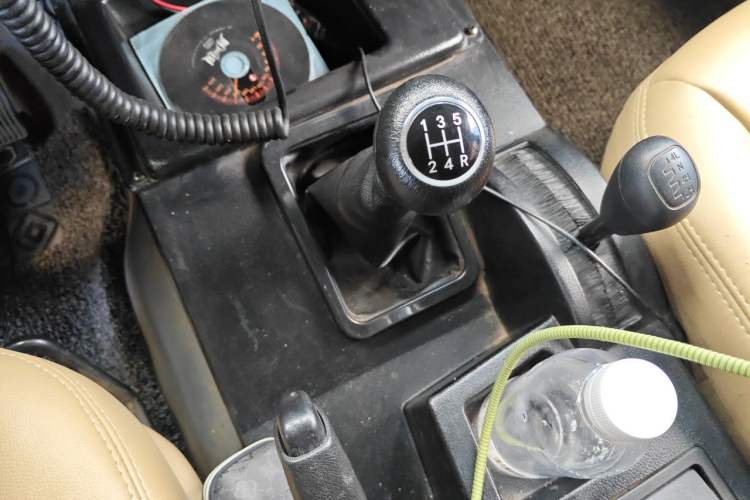 Used BAW 212 Classic 2019 1.5T Van China VI Gear Lever