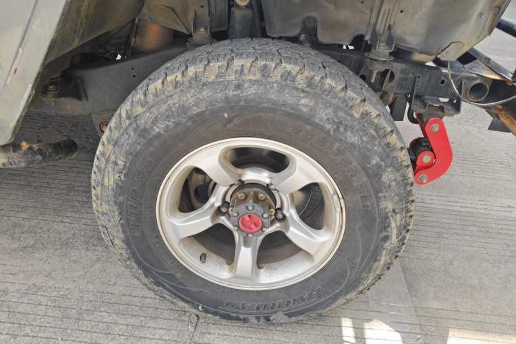 Used BAW 212 Classic 2019 1.5T Van China VI Right Front Wheel Hub