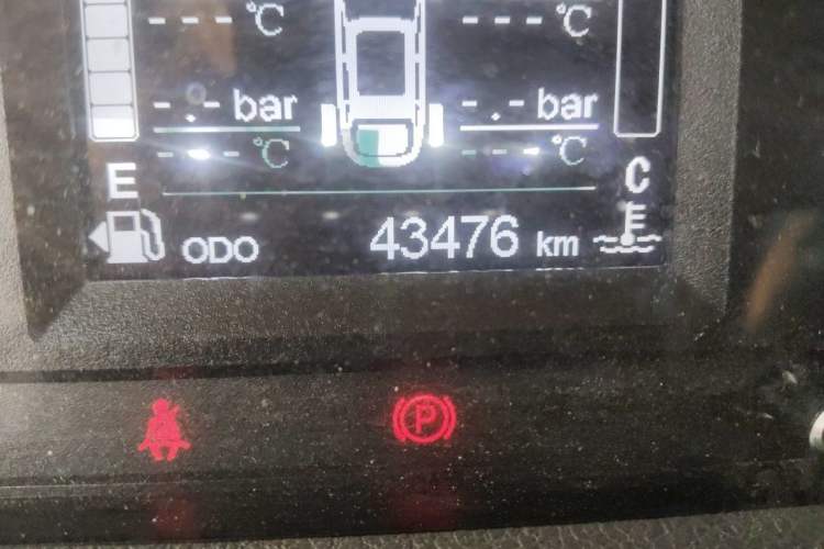 Used BAW 212 Classic 2020 2.4T square door hardtop Odometer Close Up