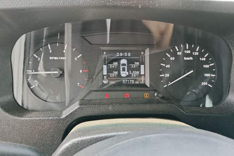 Used BAW 212 Classic 2020 2.4T square door hardtop Odometer Close Up