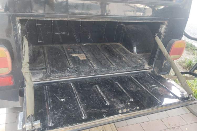 Used BAW 212 Classic 2020 2.4T square door hardtop Trunk