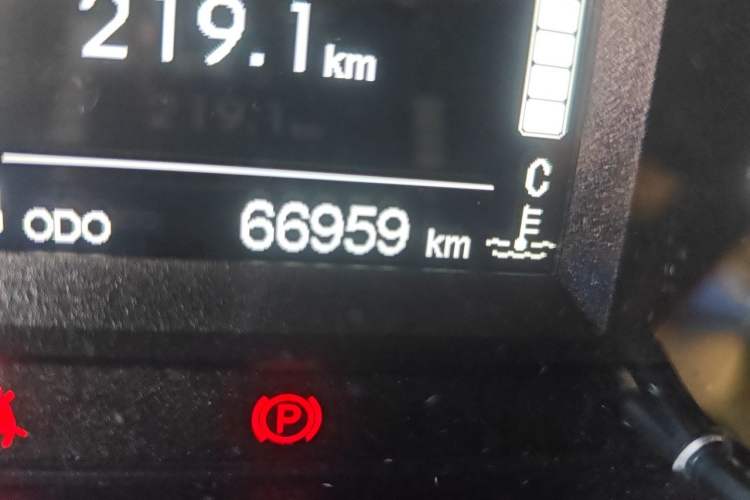 Used BAW 212 Classic 2020 2.4T square door hardtop Odometer Close Up