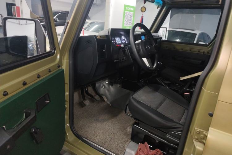 Used BAW 212 Classic 2020 2.4T square door hardtop Driver Seat