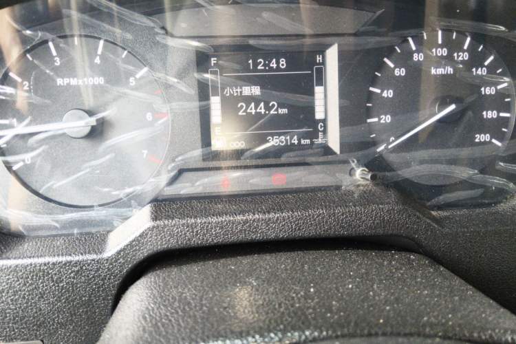 Used BAW 212 Classic 2020 2.4T square door hardtop Odometer Close Up