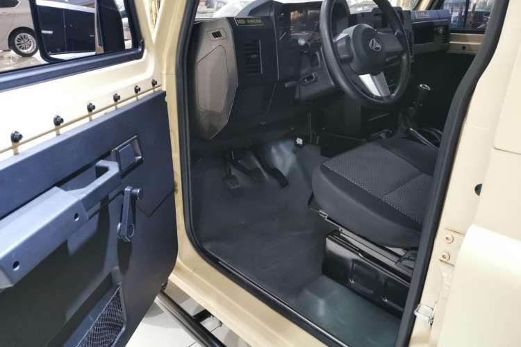 Used BAW 212 Classic 2020 2.4T square door hardtop Interior 2