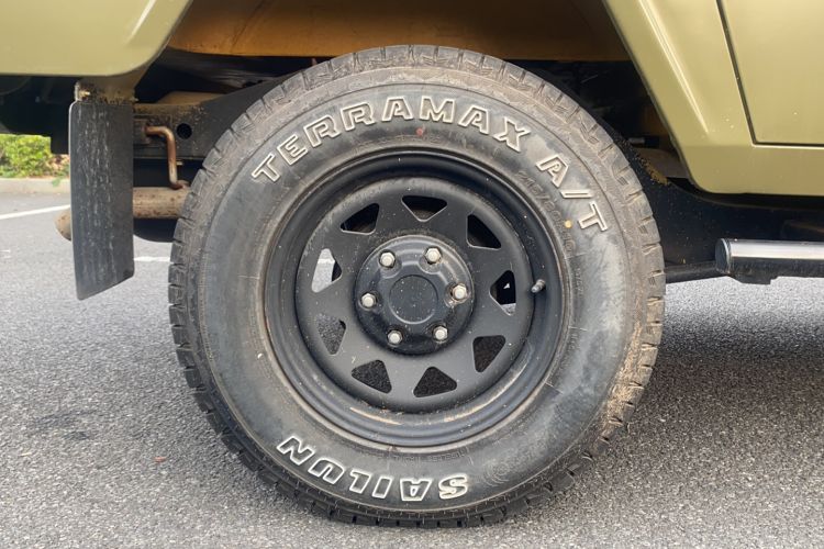 Used BAW 212 Classic 2021 2.4T Triangle Door Centennial Tribute Edition Right Rear Wheel Hub