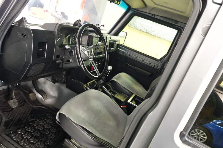 Used BAW 212 Classic 2023 Sniper 2.4T Manual Light-duty Model Interior 4
