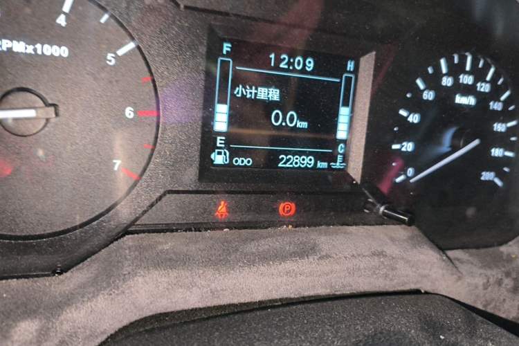 Used BAW 212 Classic 2023 Sniper 2.4T Manual Light-duty Model Odometer Close Up