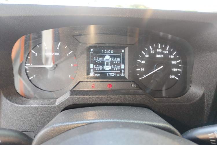 Used BAW 212 Classic 2023 Sniper 2.4T Manual Light-duty Model Odometer Close Up