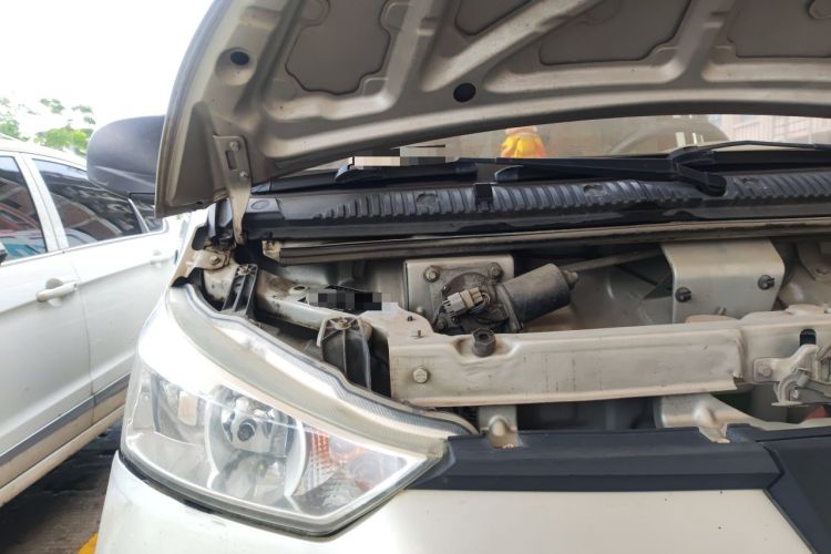 Used BAW BAIC Mini Hippo 2020 All-Electric Van Logistics Vehicle Battery Non-Heated Version Engine Bay Right