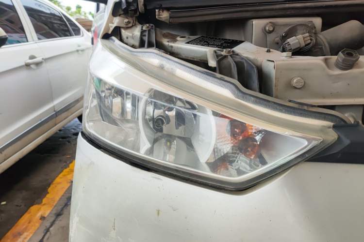 Used BAW BAIC Mini Hippo 2020 All-Electric Van Logistics Vehicle Battery Non-Heated Version Right Front Headlight
