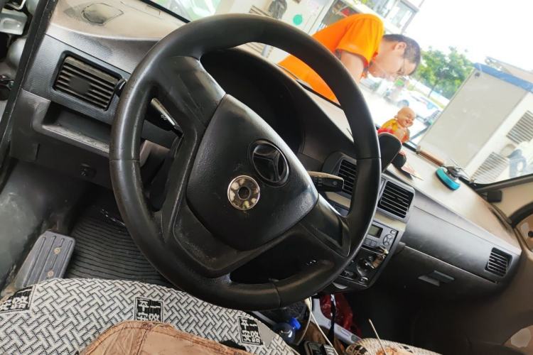Used BAW BAIC Mini Hippo 2020 All-Electric Van Logistics Vehicle Battery Non-Heated Version Steering Wheel