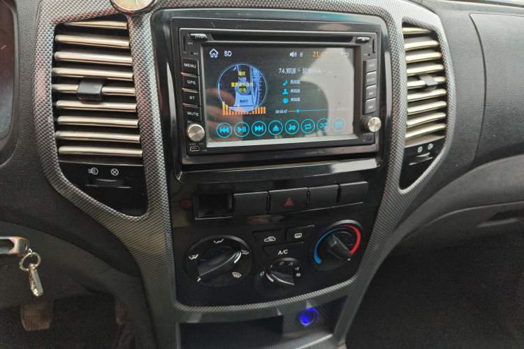 Used BAW Beijing BW007 2015 2.0L two-wheel drive Comfort version Audio And AC Panel