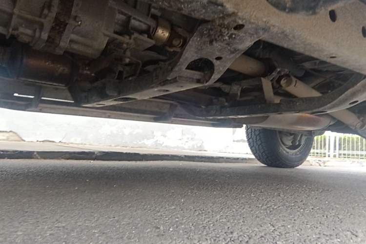 Used BAW Beijing BW007 2015 2.0T two-wheel drive Comfort version Chassis Front Left