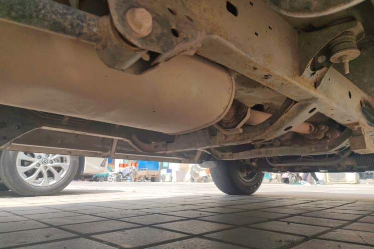 Used BAW Beijing BW007 2015 2.0L two-wheel drive Comfort version Chassis Rear Right