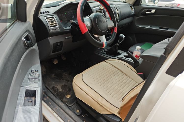 Used BAW Beijing BW007 2015 2.0L two-wheel drive Comfort version Driver Seat