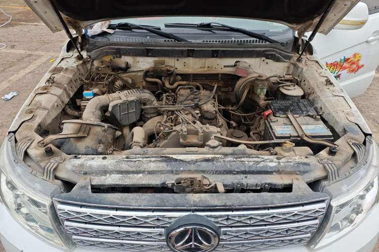 Used BAW Beijing BW007 2015 2.0L two-wheel drive Comfort version Engine Bay
