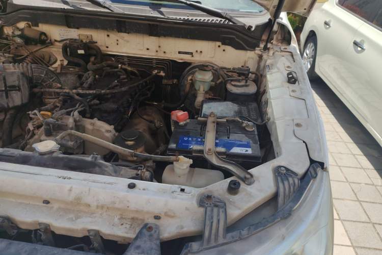 Used BAW Beijing BW007 2015 2.0L two-wheel drive Comfort version Engine Bay Left