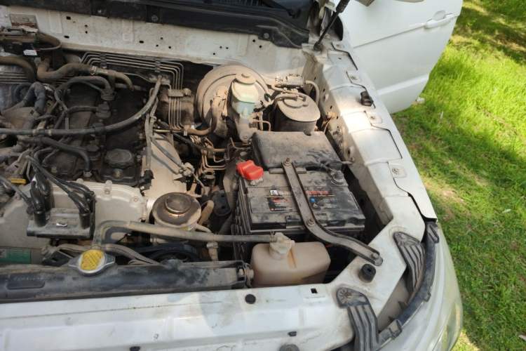 Used BAW Beijing BW007 2015 2.0L two-wheel drive Comfort version Engine Bay Left