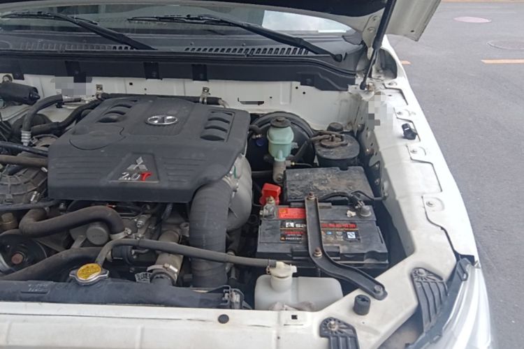 Used BAW Beijing BW007 2015 2.0T two-wheel drive Comfort version Engine Bay Left