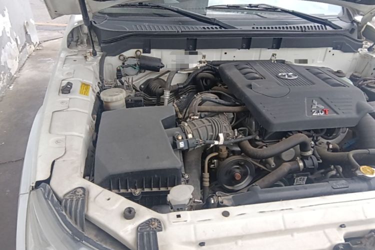 Used BAW Beijing BW007 2015 2.0T two-wheel drive Comfort version Engine Bay Right