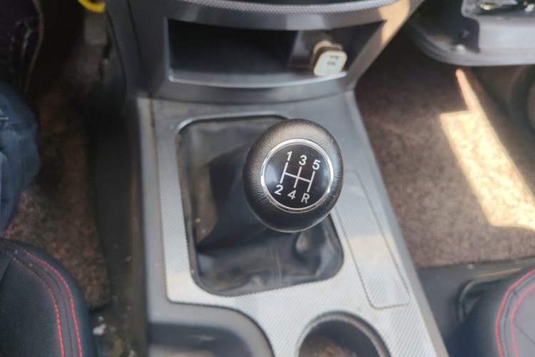 Used BAW Beijing BW007 2015 2.0L two-wheel drive Comfort version Gear Lever