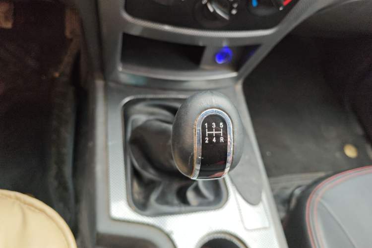 Used BAW Beijing BW007 2015 2.0L two-wheel drive Comfort version Gear Lever