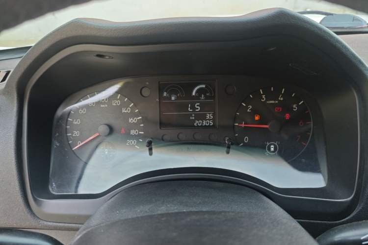 Used BAW Beijing BW007 2015 2.0T Two-Wheel Drive Luxury Edition Instrument Cluster