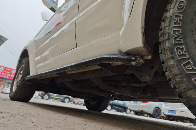 Used BAW Beijing BW007 2015 2.0L two-wheel drive Comfort version Left Side Sill