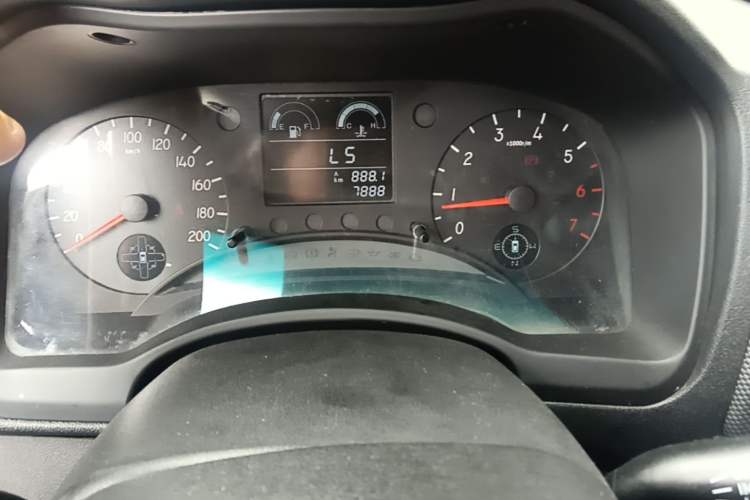 Used BAW Beijing BW007 2015 2.0T two-wheel drive Comfort version Odometer Close Up