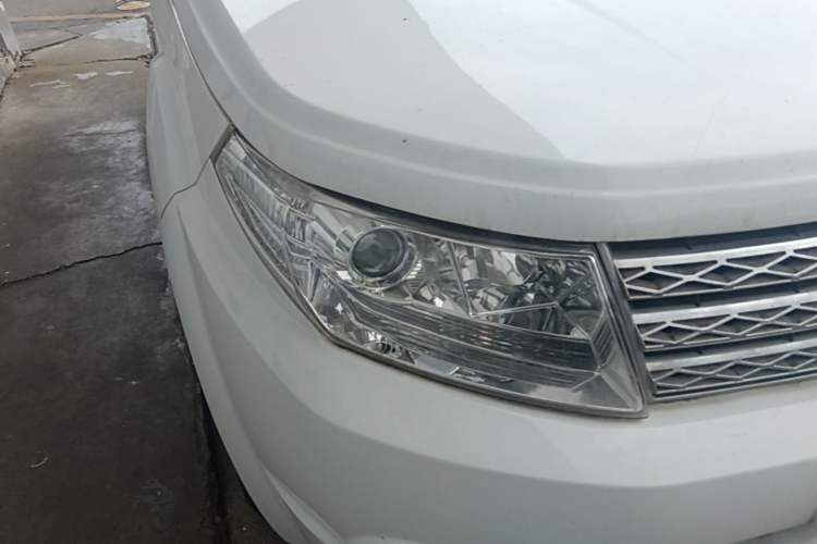Used BAW Beijing BW007 2015 2.0T two-wheel drive Comfort version Right Front Headlight