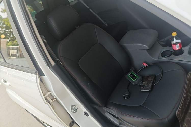Used BAW Beijing BW007 2015 2.0T Two-Wheel Drive Luxury Edition Right Front Seat